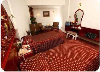 Beirut Hotel Kairo Exteriör bild